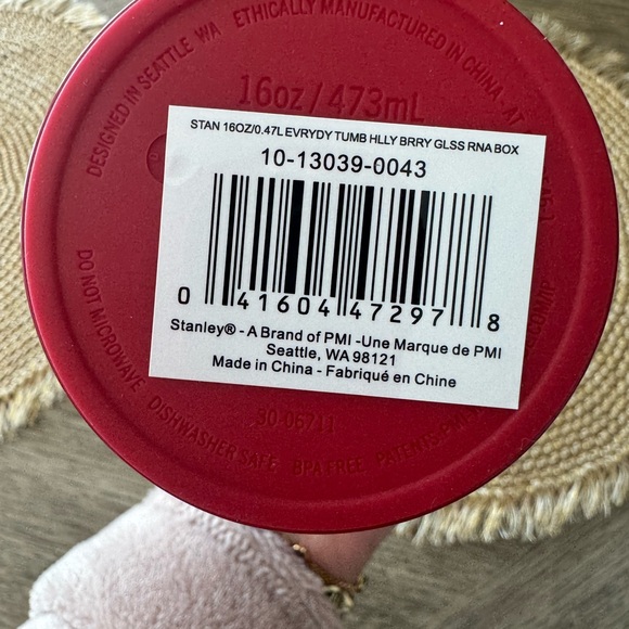 NWT Stanley LIMITED Edition Holly Berry Gloss Tumbler OUT OF STOCK - Picture 4 of 5